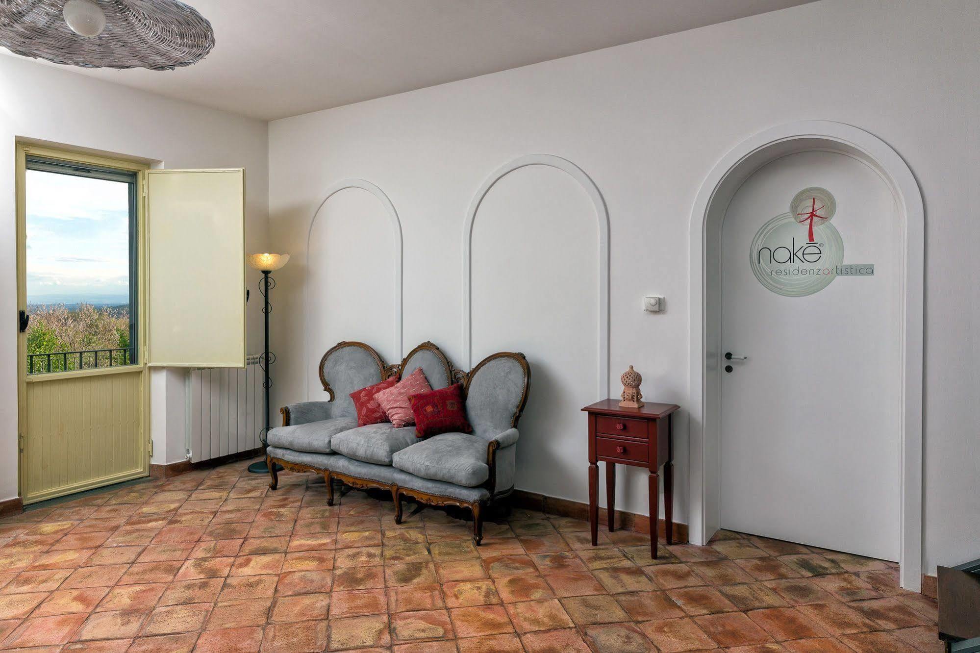 Nake Residenza Artistica Villa Sant'Alfio Exterior photo